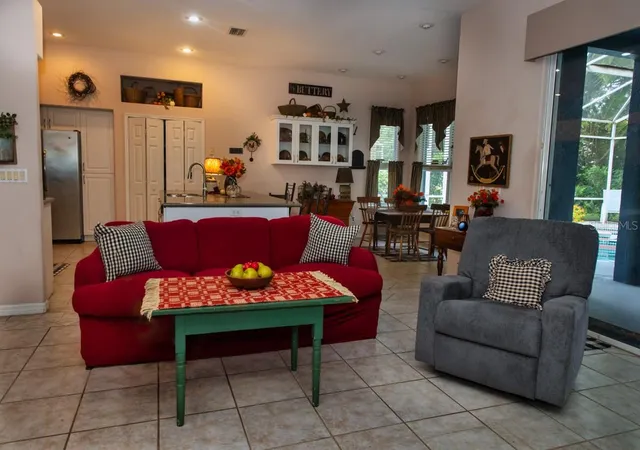 5th image of 5260 Hammock Cir, Saint Cloud, FL 34771 | MLS# TB8428256