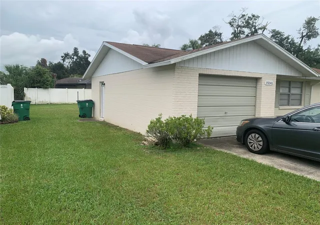 2nd image of 39248 9th Ave, Zephyrhills, FL 33542 | MLS# TB8428382