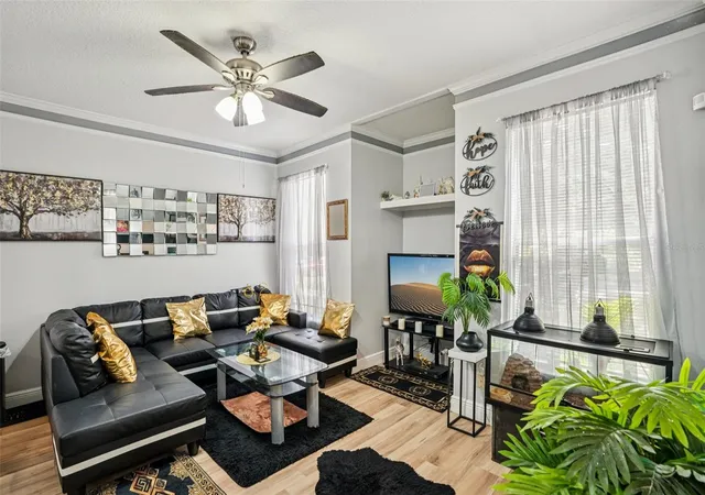 Listing Photo 4 - Condo for sale in building located at 10505 Villa Vw Cir, TAMPA, FL 33647