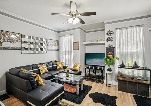 Listing Photo 5 - Condo for sale in building located at 10505 Villa Vw Cir, TAMPA, FL 33647