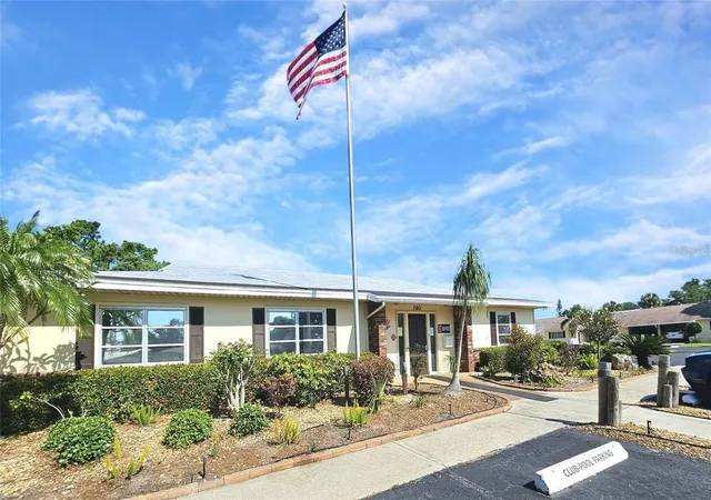 Photo 4 of House for sale at 390 301 Boulevard W #5B, Bradenton, FL 34205 | MLS# A4665347 | Listing updated on 2026-10-06
