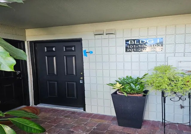 Photo 1 of Condo for sale at 2424 W Tampa Bay Blvd #I102, Tampa, FL 33607 | MLS# TB8428603 | Listing updated on 2026-09-25