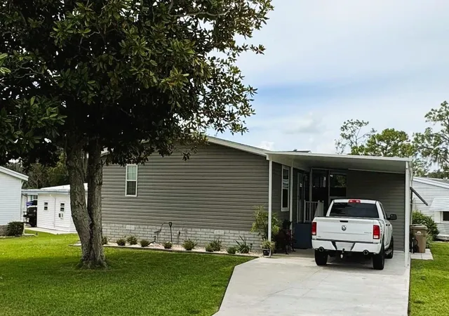Photo 1 of Manufactured home for sale at 102 Dogwood Trl, Leesburg, FL 34748 | MLS# R4909942 | Listing updated on 2026-09-24