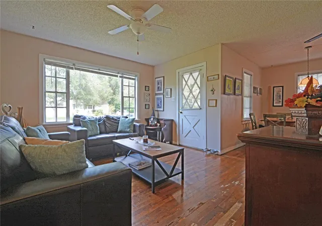 3rd image of 1405 E North St, Tampa, FL 33604 | MLS# TB8428986