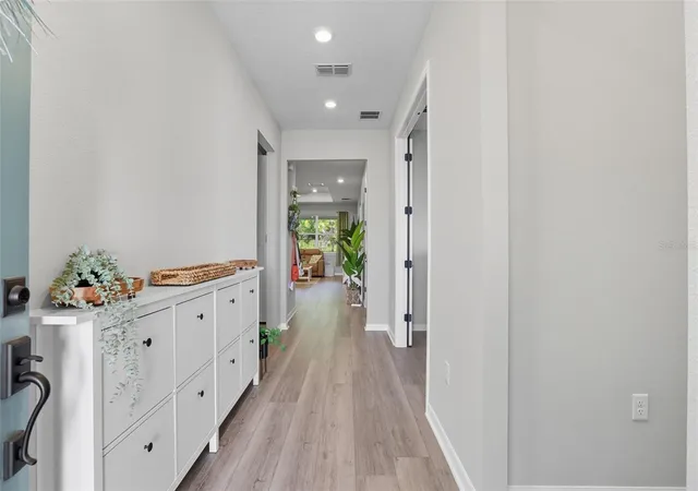 Photo 2 of Single family home for sale at 2761 Top Hl Ct, Minneola, FL 34715 | MLS# O6345393 | Listing updated on 2026-08-02