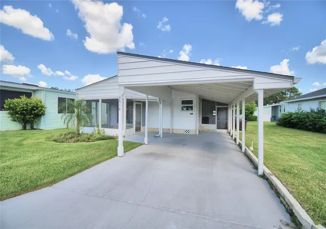 Photo 3 of Manufactured home for sale at 4816 Goldenview Ln, Lakeland, FL 33811 | MLS# L4955982 | Listing updated on 2026-10-23