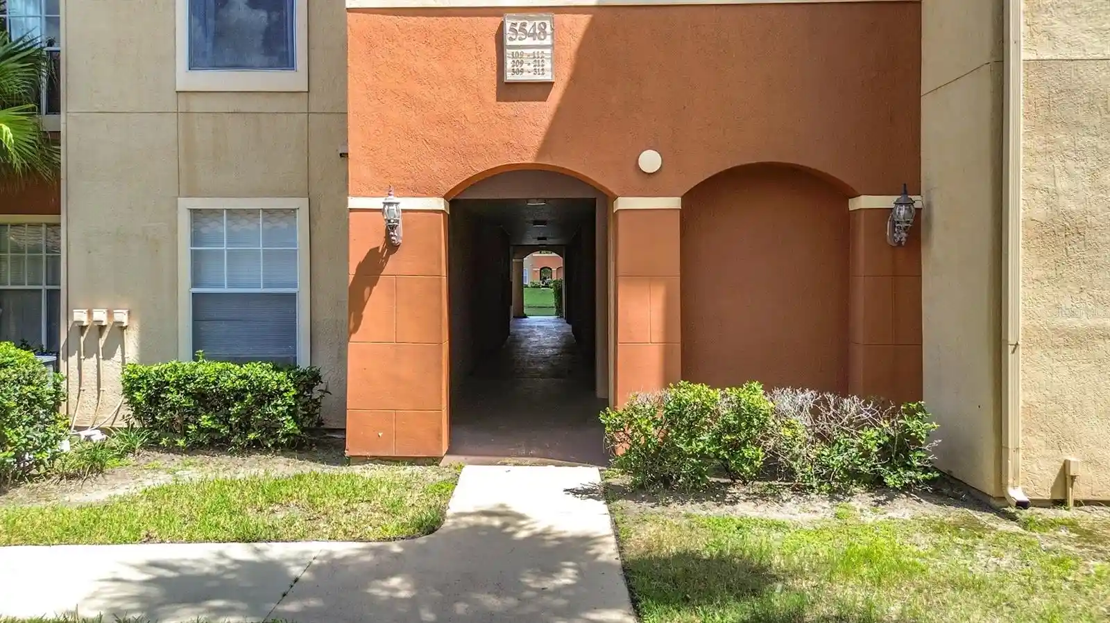 Listing Photo 2 - Condo for sale in 5548 Metrowest Blvd located at 5548 Metrowest Blvd, ORLANDO, FL 32811 - Unit #209