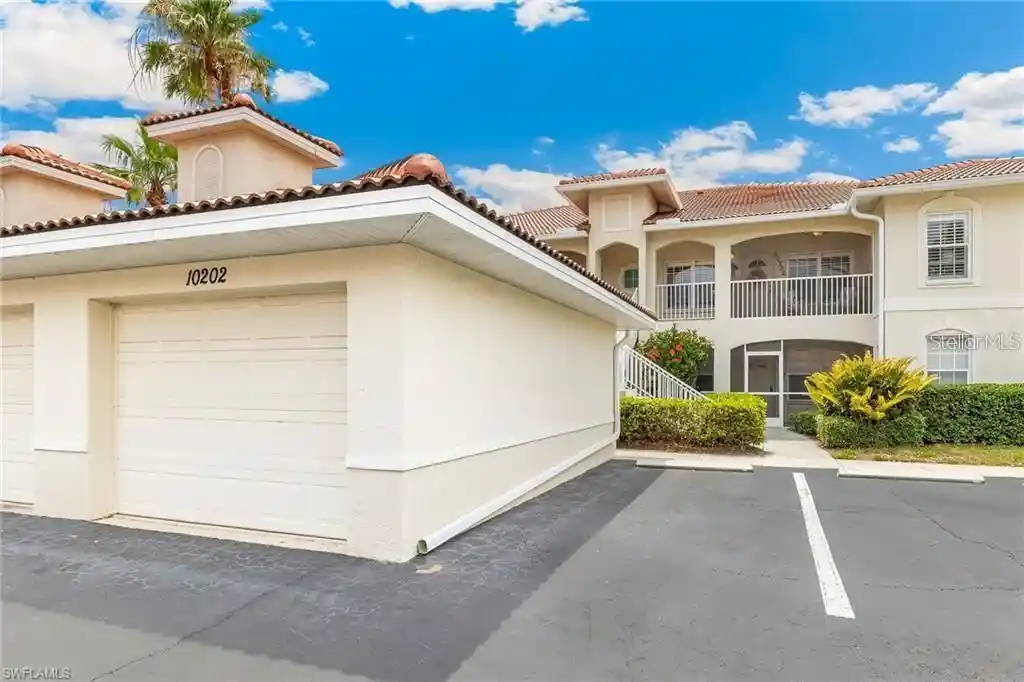 Listing Photo 11 - Condo for sale in 10202 L Pavia Blvd located at 10202 L Pavia Blvd, Venice, FL 34292 - Unit #10202