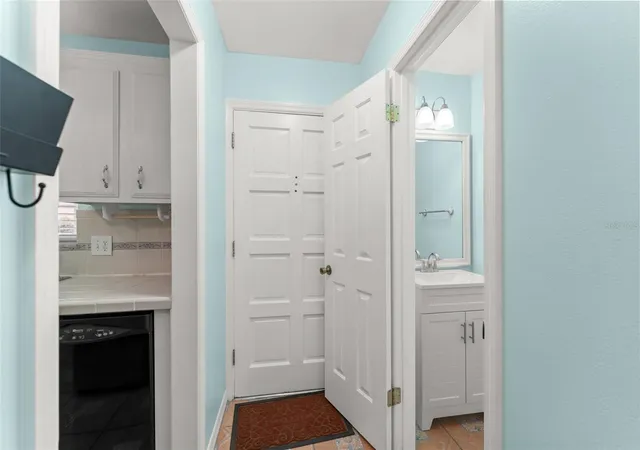 Photo 2 of Condo for sale at 1220 Villa Ln #135, Apopka, FL 32712 | MLS# O6346039 | Listing updated on 2026-10-01