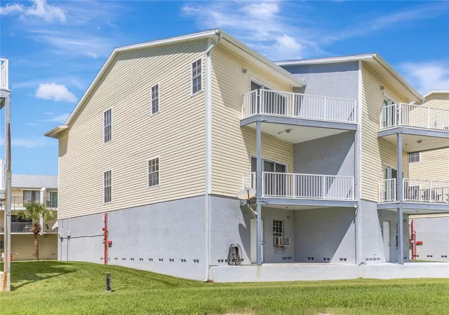 3rd image of 19803 Gulf Blvd, Indian Shores, FL 33785