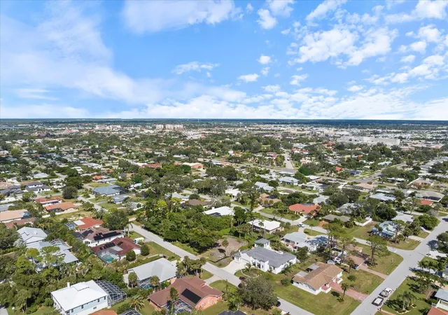 Photo 4 of Land for sale at 621 Hibiscus Dr, Venice, FL 34285 | MLS# A4665719 | Listing updated on 2026-04-14