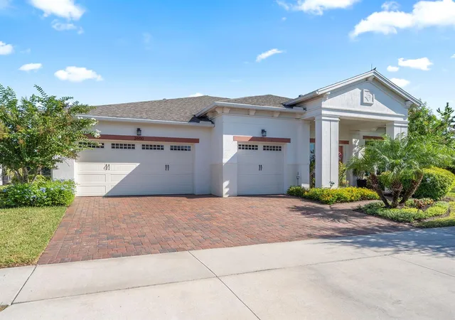 Photo 2 of Single family home for sale at 2600 Meadowedge Loop, Saint Cloud, FL 34772 | MLS# O6346165 | Listing updated on 2026-08-24
