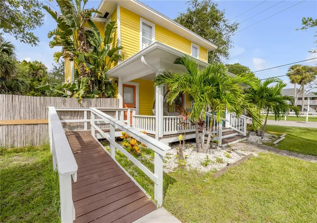 Listing Photo 5 - Condo for sale in building located at 200 Live Oak St, NEW SMYRNA BEACH, FL 32168