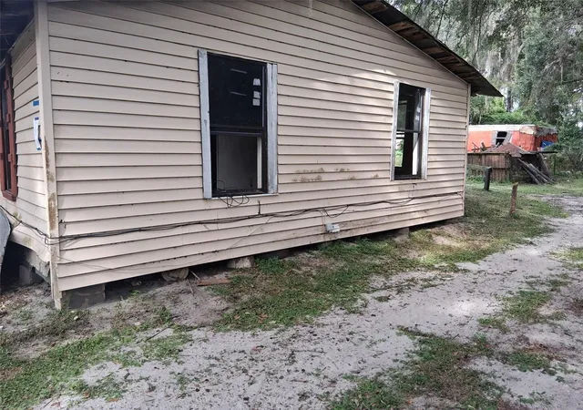 4th image of 18255 Nw 60th Ave, Reddick, FL 32686 | MLS# OM710000
