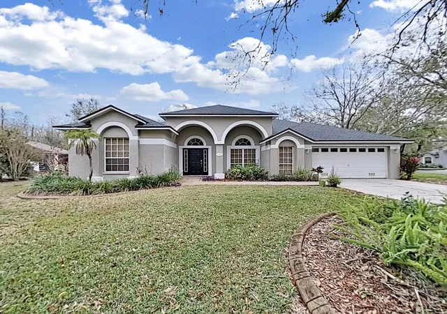 Photo 3 of Single family home for sale at 17307 Oak Ledge Dr, Lutz, FL 33549 | MLS# TB8429933 | Listing updated on 2026-04-07