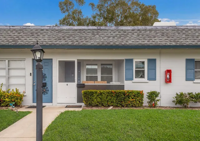 Photo 3 of Condo for sale at 4444 Swift Rd #4, Sarasota, FL 34231 | MLS# A4665781 | Listing updated on 2026-09-15