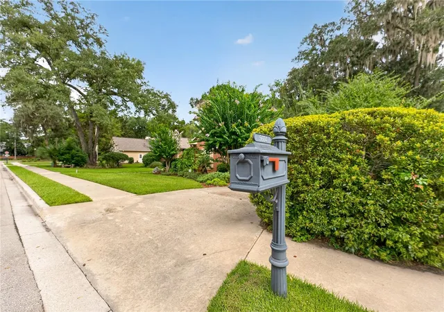 Photo 3 of Sale Pending at 5604 Nw 52nd Avenue, Gainesville, FL 32653 | MLS# GC534209 | Listing updated on 2026-09-01