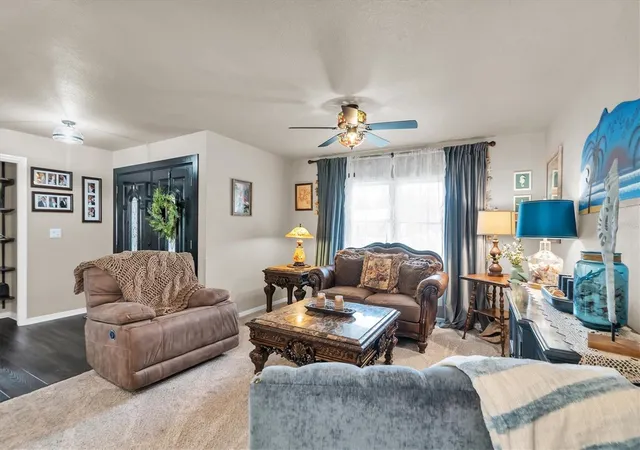 5th image of 301 Thorn Hill Pl, Sun City Center, FL 33573 | MLS# C7515255