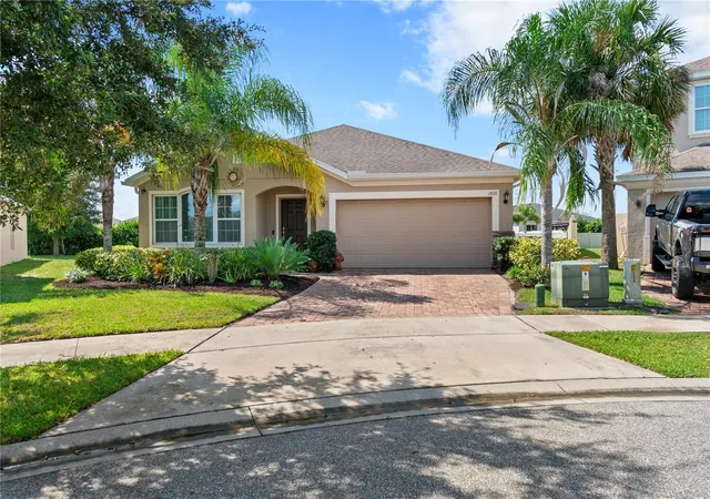 Photo 3 of Single family home for sale at 1800 Stillwood Way, Saint Cloud, FL 34771 | MLS# S5135246 | Listing updated on 2026-08-07