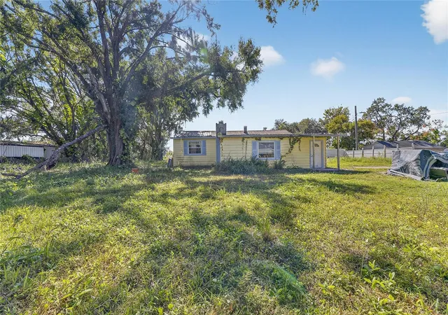 3rd image of 311 S Webb Rd, Plant City, FL 33566 | MLS# TB8430698