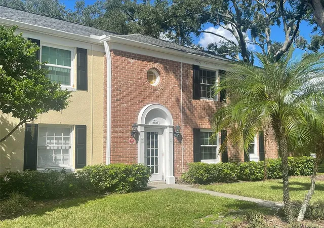 Listing Photo 4 - Condo for sale in building located at 13831 Orange Sunset Dr, Tampa, FL 33618 - Unit #201