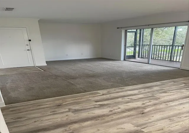 Listing Photo 5 - Condo for sale in building located at 13831 Orange Sunset Dr, Tampa, FL 33618 - Unit #201