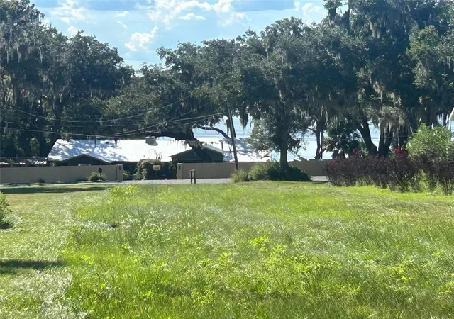 Homes for sale in Weirsdale, FL | 15365 Se 140th Avenue Rd, Weirsdale, FL 32195 | MLS# OM710192