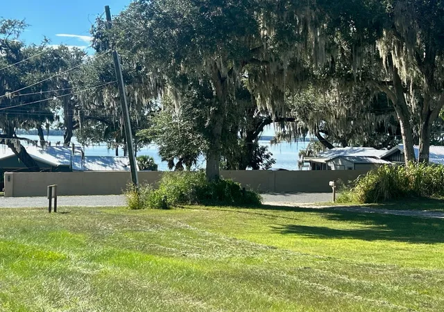 Homes for sale in Weirsdale, FL | 15365 Se 140Th Avenue Rd, Weirsdale, FL 32195 | MLS# OM710192