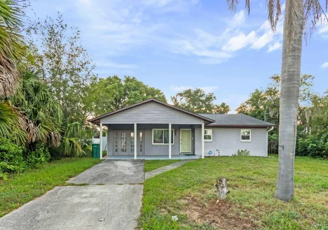 1st image of 1111 South St, Eustis, FL 32726 | MLS# TB8431138