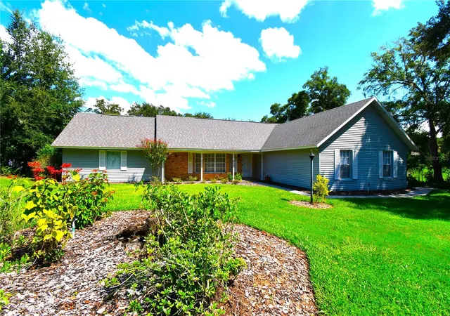 Photo 1 of Single family home for sale at 611 Old Eustis Rd, Mount Dora, FL 32757 | MLS# P4936416 | Listing updated on 2026-09-20