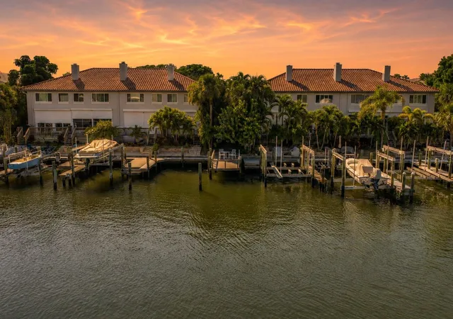 Homes for sale in Saint Petersburg, FL | 903 Pinellas Bayway S #302, Saint Petersburg, FL 33715 | MLS# TB8431555