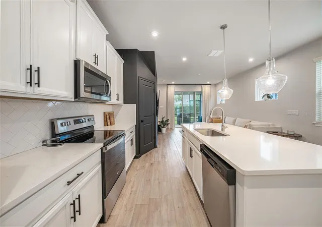 Photo 4 of Sale Pending at 5521 Brooklet Woods Dr, Wesley Chapel, FL 33545 | MLS# O6347491 | Listing updated on 2026-09-18