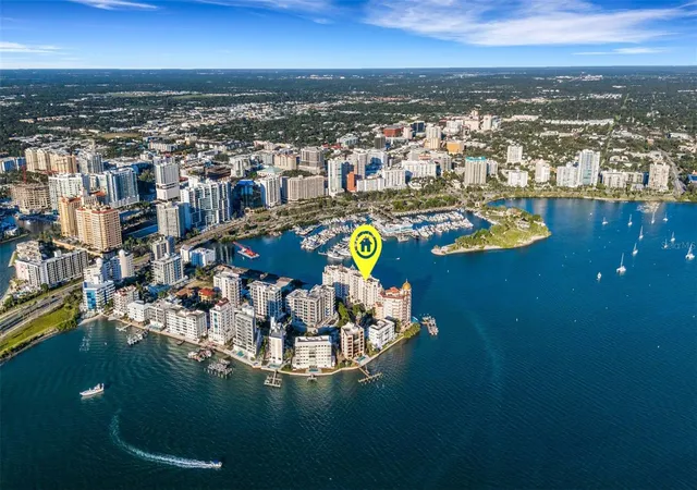 3rd image of 464 Golden Gate Pt #403, Sarasota, FL 34236 | MLS# A4666344