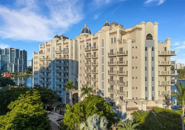 4th image of 464 Golden Gate Pt #403, Sarasota, FL 34236 | MLS# A4666344
