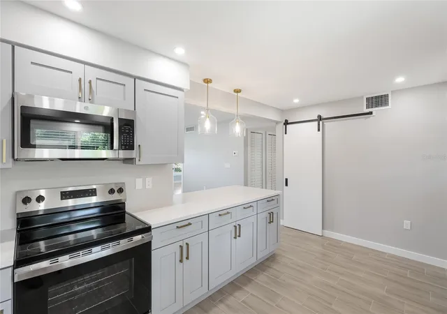 5th image of 4444 Narraganset Trl, SARASOTA, FL 34233