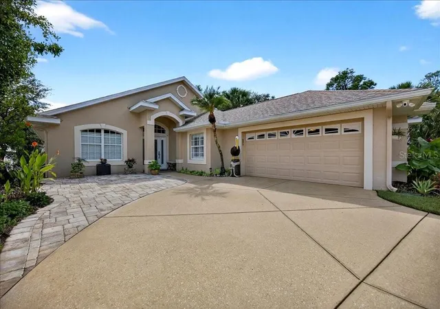 Photo 3 of Single family home for sale at 83 Covington Ln, Palm Coast, FL 32137 | MLS# FC313028 | Listing updated on 2026-10-06