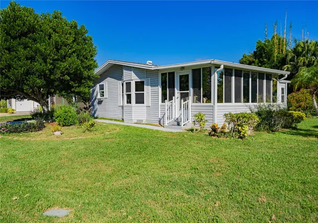 Homes for sale in Edgewater, FL | 701 Helmsman Ln, Edgewater, FL 32141 | MLS# V4945108