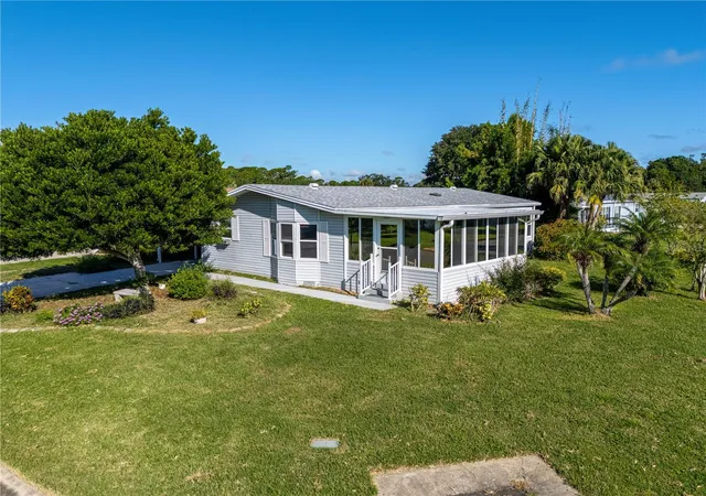 Homes for sale in Edgewater, FL | 701 Helmsman Ln, Edgewater, FL 32141 | MLS# V4945108