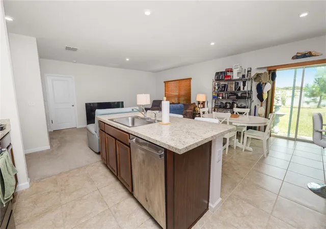 Photo 4 of Single family home for sale at 913 Eagle Rock Ter, Winter Haven, FL 33880 | MLS# L4956167 | Listing updated on 2026-06-06