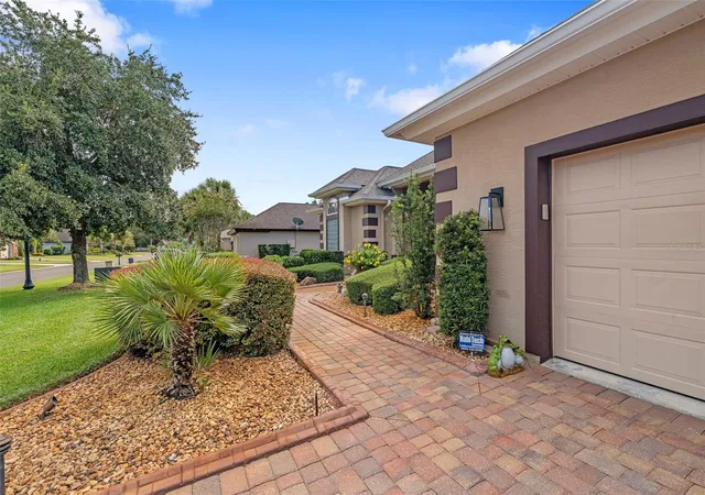3rd image of 945 Stone Lake Dr, Ormond Beach, FL 32174 | MLS# FC313035