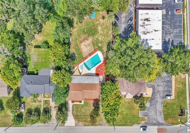 5th image of 2433 Ne 2Nd St, Ocala, FL 34470 | MLS# OM710390