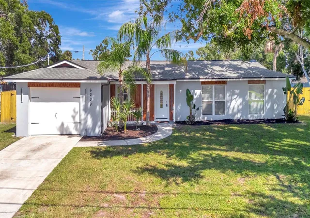 Photo 2 of Single family home for sale at 6209 Flamingo Dr, Apollo Beach, FL 33572 | MLS# TB8432117 | Listing updated on 2026-09-28