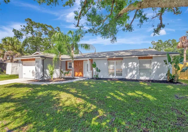 Photo 3 of Single family home for sale at 6209 Flamingo Dr, Apollo Beach, FL 33572 | MLS# TB8432117 | Listing updated on 2026-09-28