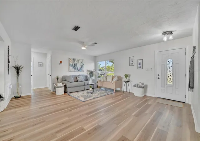 Photo 4 of Single family home for sale at 6209 Flamingo Dr, Apollo Beach, FL 33572 | MLS# TB8432117 | Listing updated on 2026-09-28