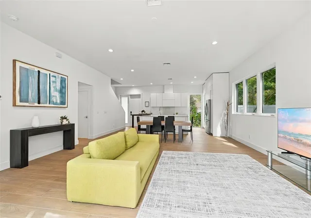 Photo 2 of Single family home for sale at 2516 Browning St, Sarasota, FL 34237 | MLS# A4666531 | Listing updated on 2026-10-07