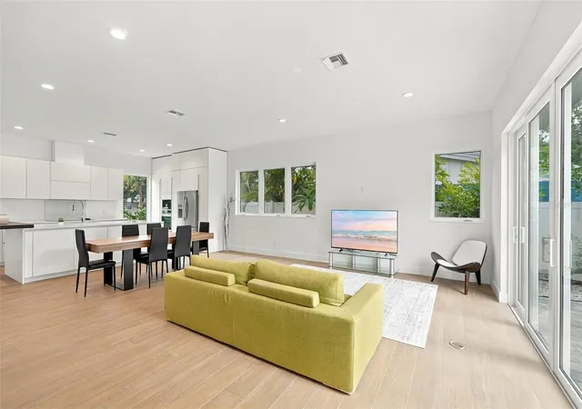 Photo 3 of Single family home for sale at 2516 Browning St, Sarasota, FL 34237 | MLS# A4666531 | Listing updated on 2026-10-07