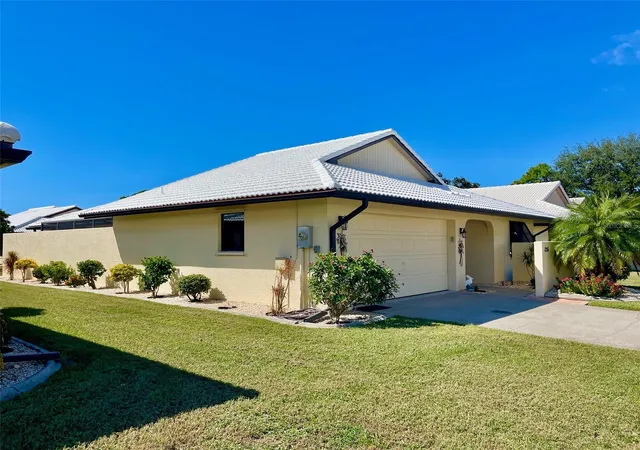 Photo 2 of Single family home for sale at 126 Sandstone Cir, Venice, FL 34293 | MLS# A4666535 | Listing updated on 2026-09-22