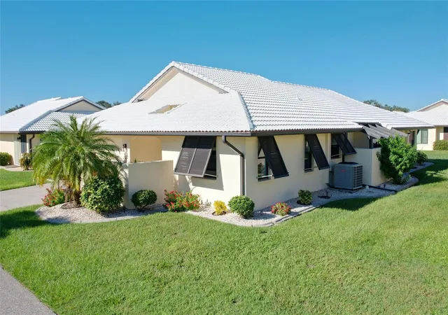 Photo 3 of Single family home for sale at 126 Sandstone Cir, Venice, FL 34293 | MLS# A4666535 | Listing updated on 2026-09-22