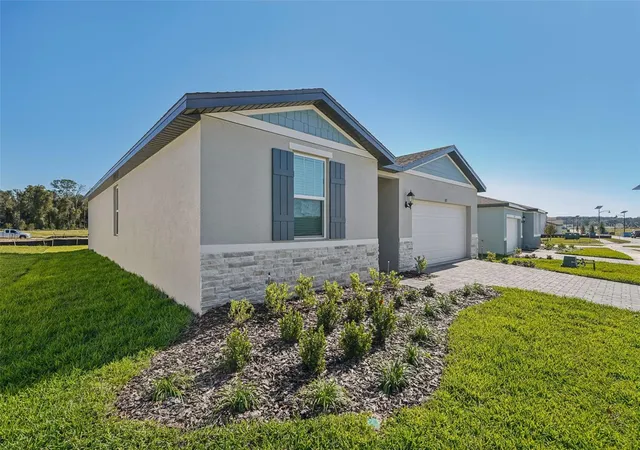 Photo 3 of Single family home for sale at 851 Sunshower Dr, Lady Lake, FL 32159 | MLS# O6348090 | Listing updated on 2026-10-07