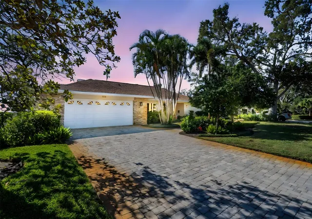 Photo 2 of Single family home for sale at 1100 Friendly Wy S, Saint Petersburg, FL 33705 | MLS# TB8432607 | Listing updated on 2026-10-21